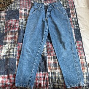 Palmetto’s High-Waisted Blue Jeans